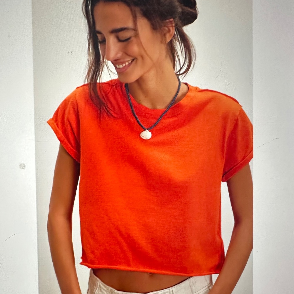 FREE PEOPLE, WE THE FREE ORANGE CROP TEE TOP. NWOT.